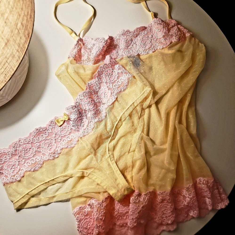 Adore Me Lingerie/Sleepwear